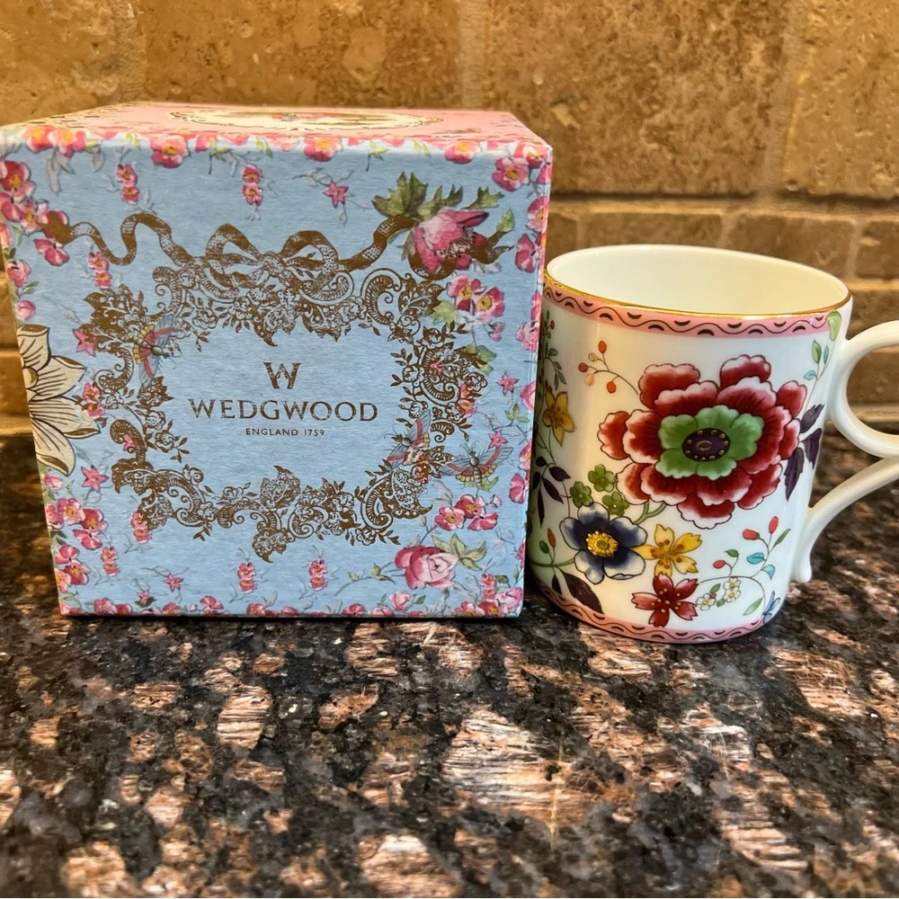Wedgewood Archive Pink Chrysanthemum Bone China Mug